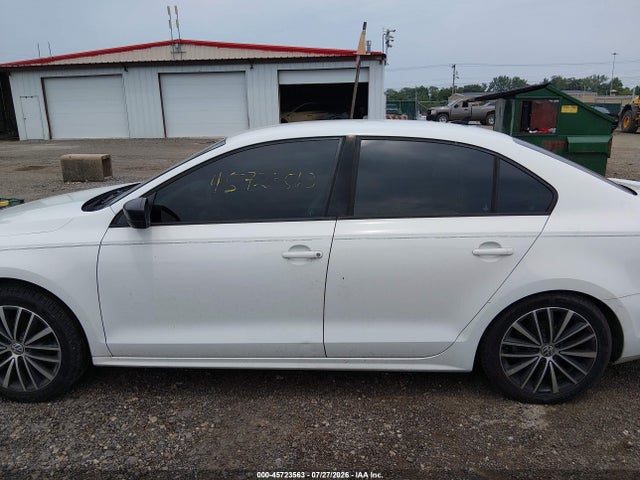 Продаж на аукціоні авто 2016 Volkswagen Jetta 1.8t Sport, vin: 3VWD17AJ4GM266396, номер лоту: 45723563