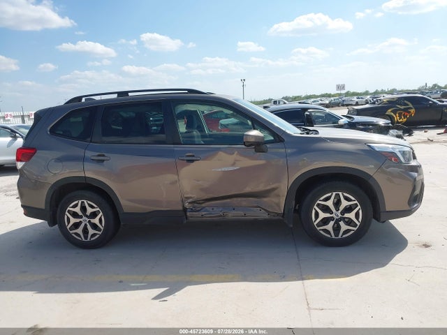 Продаж на аукціоні авто 2021 Subaru Forester Premium, vin: JF2SKAJC2MH526267, номер лоту: 45723609