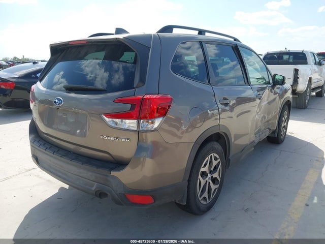 Продаж на аукціоні авто 2021 Subaru Forester Premium, vin: JF2SKAJC2MH526267, номер лоту: 45723609