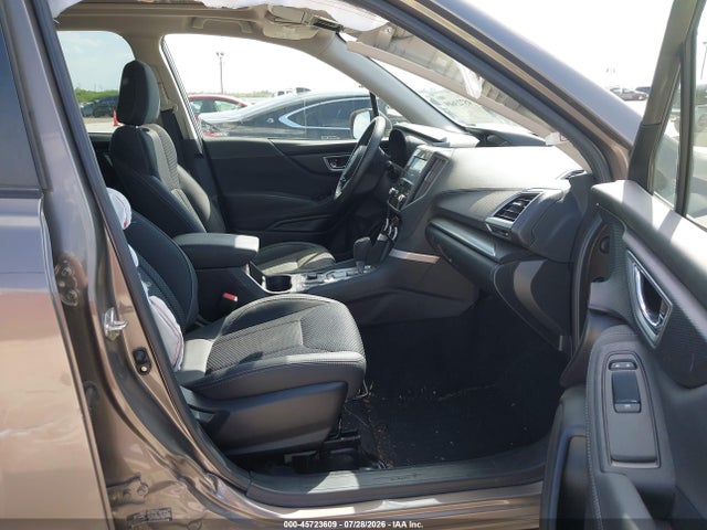Продаж на аукціоні авто 2021 Subaru Forester Premium, vin: JF2SKAJC2MH526267, номер лоту: 45723609