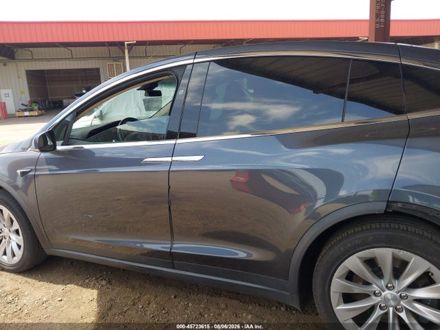 Tesla Model X 100d/75d/p100d 2018 5YJXCBE27JF102233 Image 14