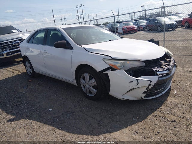 2015 Toyota Camry Le მანქანა იყიდება აუქციონზე, vin: 4T4BF1FK8FR446650, აუქციონის ნომერი: 45723669