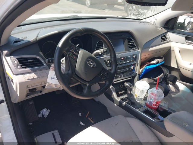 Hyundai SONATA ECO 2017 5NPE24AA7HH527496 Image 16