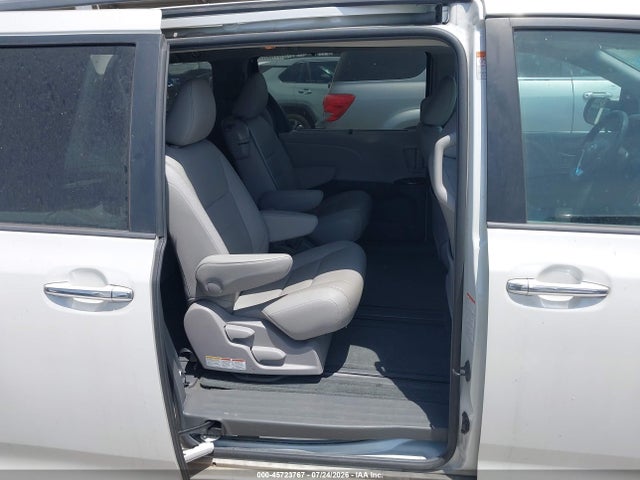 Aukcja sprzedaży 2015 Toyota Sienna Xle 8 Passenger, vin: 5TDYK3DC4FS671440, numer aukcji: 45723767