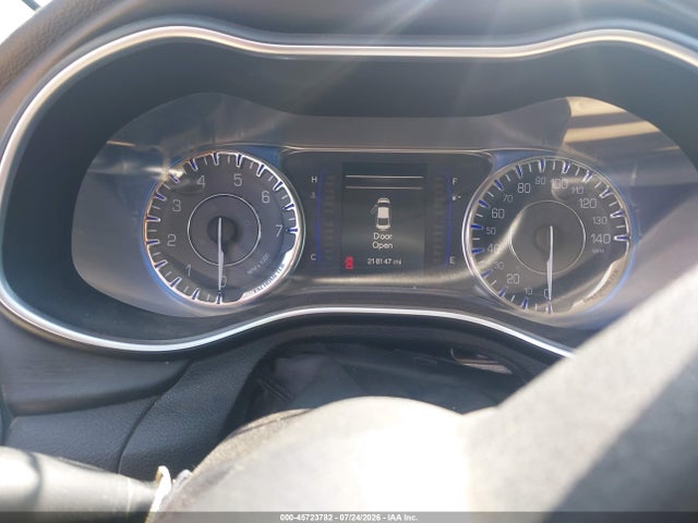 Продажа на аукционе авто 2015 Chrysler 200 Limited, vin: 1C3CCCABXFN574885, номер лота: 45723782