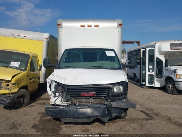 GMC Savana Cutaway 4500 2014 1GD676CG3E1102150 Image 14