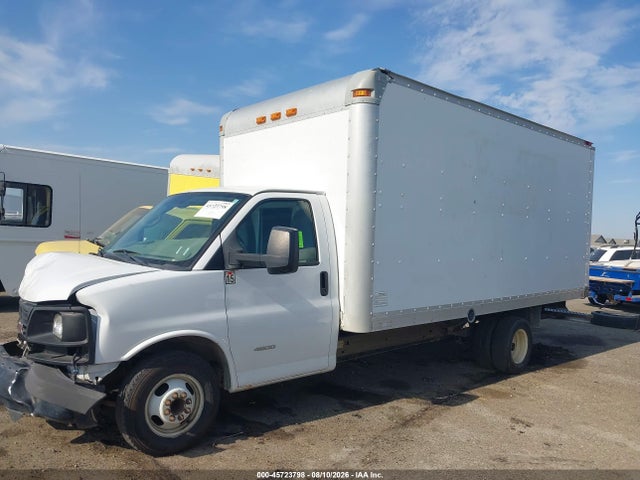 GMC Savana Cutaway 4500 2014 1GD676CG3E1102150 Image 16