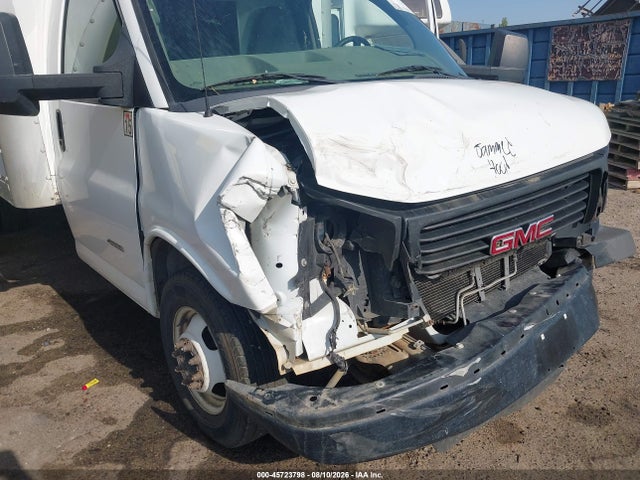 GMC Savana Cutaway 4500 2014 1GD676CG3E1102150 Image 12