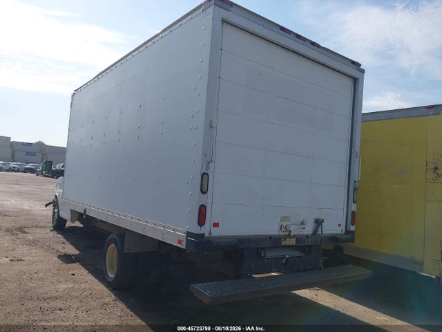 GMC Savana Cutaway 4500 2014 1GD676CG3E1102150 Image 3