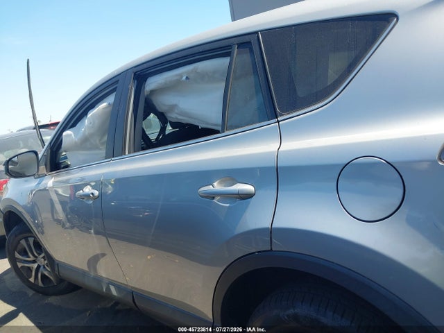 2T3ZFREV0JW503054 Toyota RAV4 LE
