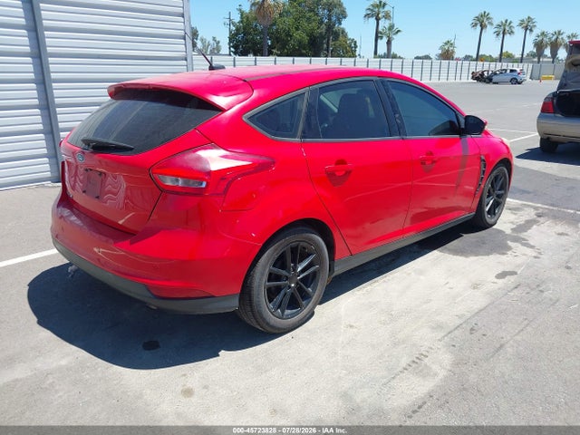 Ford FOCUS SE 2015 1FADP3K28FL370509 Image 4