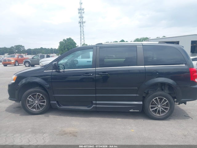 Продажа на аукционе авто 2017 Dodge Grand Caravan Sxt, vin: 2C4RDGCG6HR825748, номер лота: 45723842