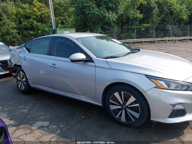 45723881 :رقم المزاد ، 1N4BL4DV1NN329917 vin ، 2022 Nissan Altima Sv Fwd مزاد بيع