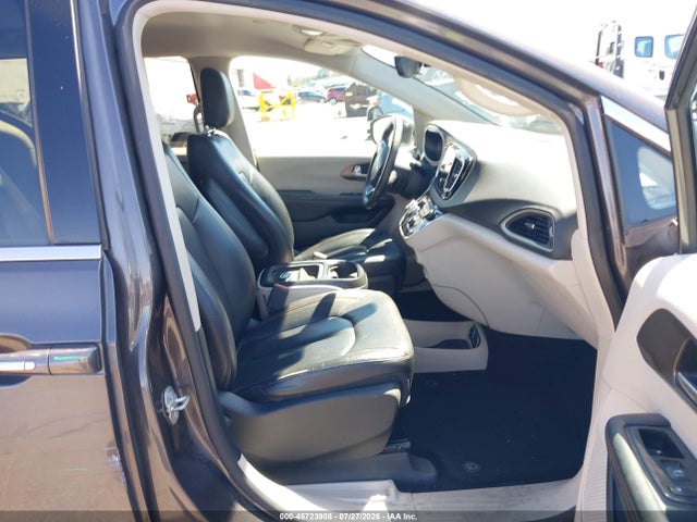 2C4RC1BG5HR539682 Chrysler Pacifica Touring-l