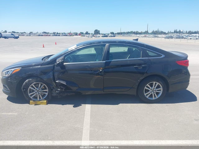 Hyundai SONATA SE 2016 5NPE24AF1GH267879 Image 16