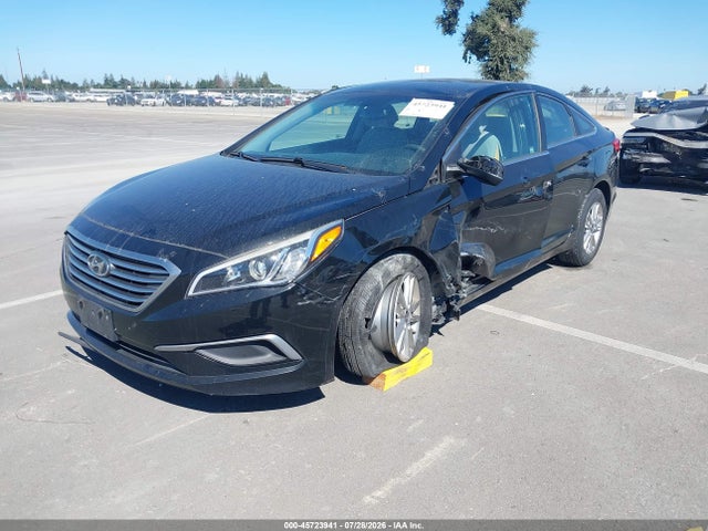 Hyundai SONATA SE 2016 5NPE24AF1GH267879 Image 2