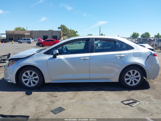 5YFEPMAE4NP319501 Toyota COROLLA LE