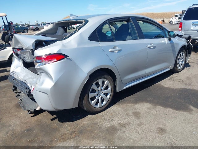 5YFEPMAE4NP319501 Toyota COROLLA LE