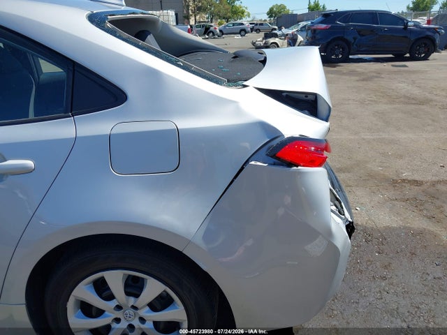 5YFEPMAE4NP319501 Toyota COROLLA LE