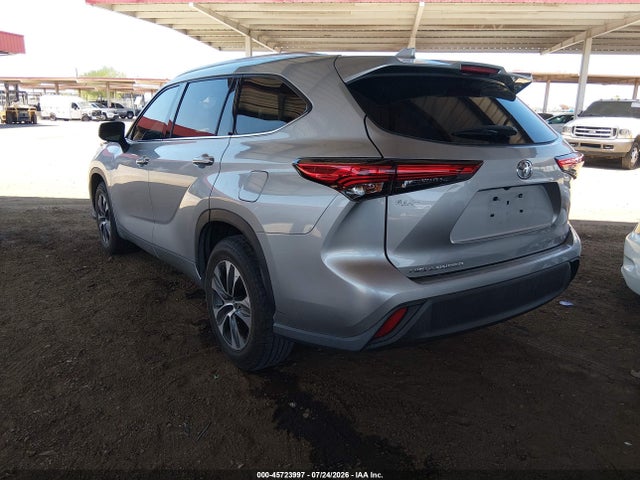 Toyota Highlander Xle 2021 5TDGZRAH5MS537740 Image 3