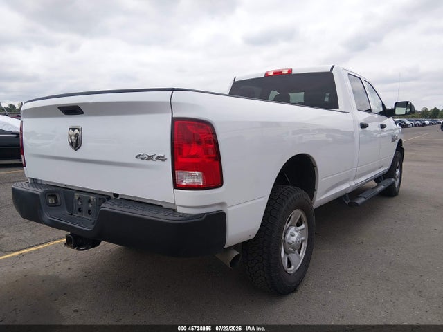 3C63R3GL6JG304846 RAM 3500 Tradesman 4x4 8&#039; Box