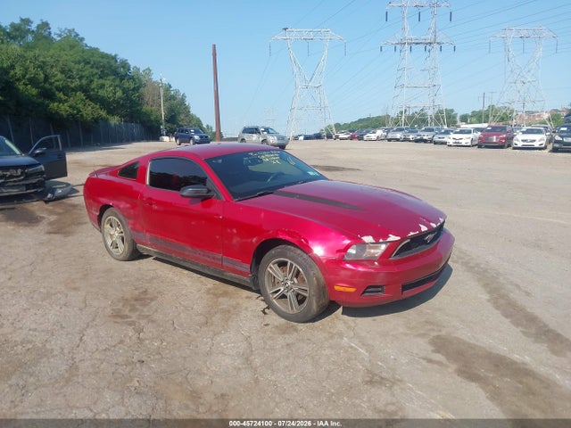 45724100 :رقم المزاد ، 1ZVBP8AN0A5173600 vin ، 2010 Ford Mustang V6 Premium مزاد بيع