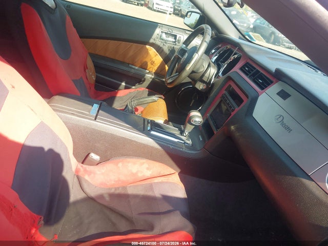 45724100 :رقم المزاد ، 1ZVBP8AN0A5173600 vin ، 2010 Ford Mustang V6 Premium مزاد بيع