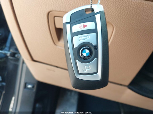 2014 Bmw 750 I მანქანა იყიდება აუქციონზე, vin: WBAYE8C53ED135982, აუქციონის ნომერი: 45724134