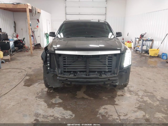 45724162 :رقم المزاد ، 1GYS3GKJ3FR183309 vin ، 2015 Cadillac Escalade Esv Standard مزاد بيع