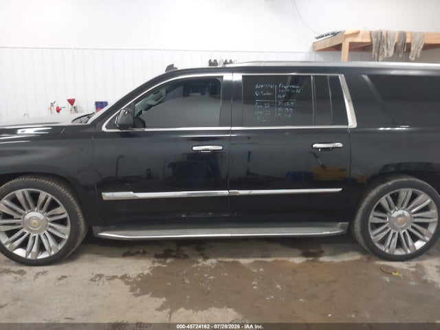 45724162 :رقم المزاد ، 1GYS3GKJ3FR183309 vin ، 2015 Cadillac Escalade Esv Standard مزاد بيع