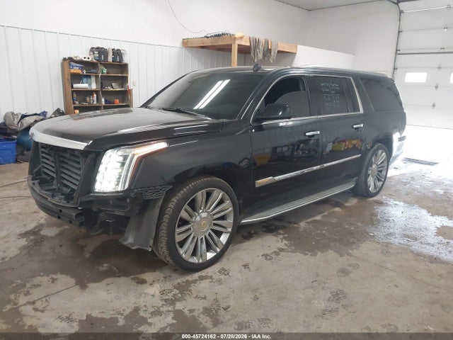 45724162 :رقم المزاد ، 1GYS3GKJ3FR183309 vin ، 2015 Cadillac Escalade Esv Standard مزاد بيع