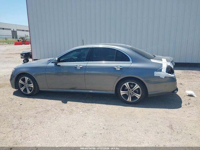 45724189 :رقم المزاد ، WDDZF4JB4JA313180 vin ، 2018 Mercedes-benz E 300 مزاد بيع