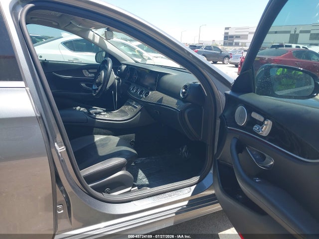 45724189 :رقم المزاد ، WDDZF4JB4JA313180 vin ، 2018 Mercedes-benz E 300 مزاد بيع