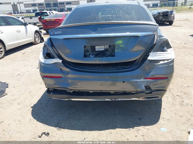 45724189 :رقم المزاد ، WDDZF4JB4JA313180 vin ، 2018 Mercedes-benz E 300 مزاد بيع