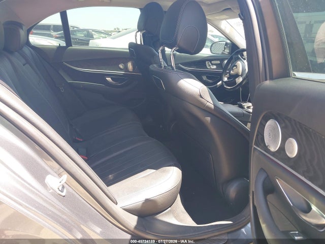 45724189 :رقم المزاد ، WDDZF4JB4JA313180 vin ، 2018 Mercedes-benz E 300 مزاد بيع