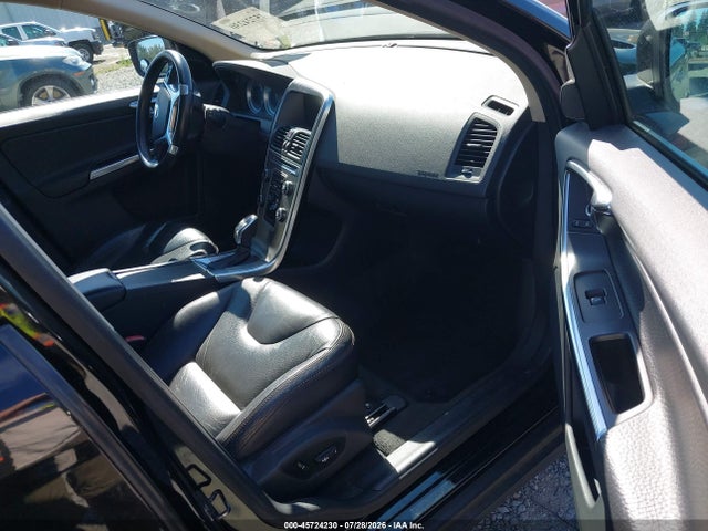45724230 :رقم المزاد ، YV4902DZ8D2456590 vin ، 2013 Volvo Xc60 T6 مزاد بيع