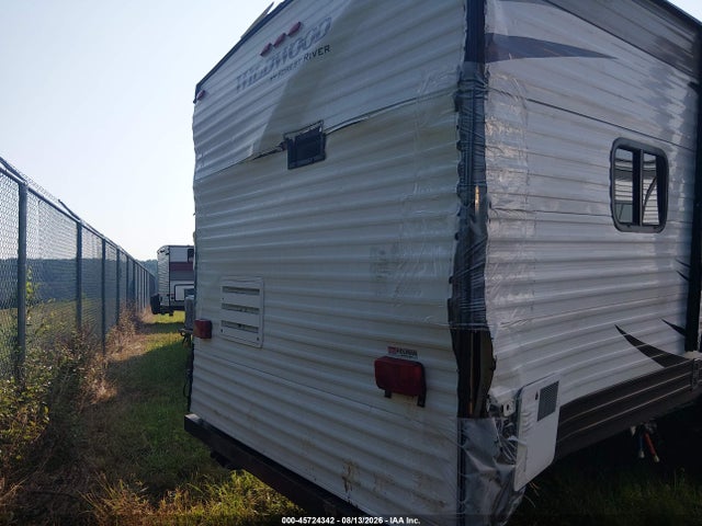 2017 Forest River Wildwood Travel Trailer მანქანა იყიდება აუქციონზე, vin: 4X4TWDB2XHA260214, აუქციონის ნომერი: 45724342