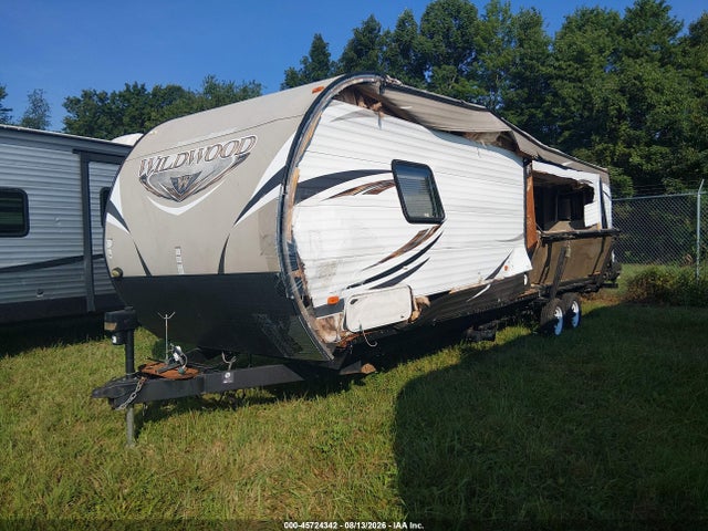 2017 Forest River Wildwood Travel Trailer მანქანა იყიდება აუქციონზე, vin: 4X4TWDB2XHA260214, აუქციონის ნომერი: 45724342