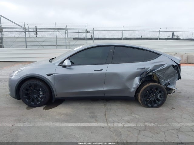 Продаж на аукціоні авто 2025 Tesla Model Y Long Range Dual Motor All-wheel Drive, vin: 7SAYGDEE7SF283627, номер лоту: 45724382