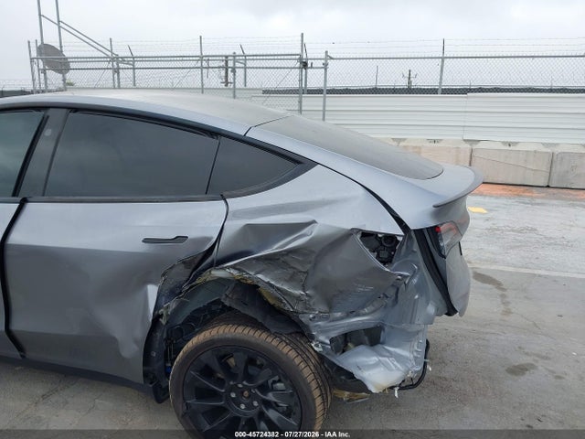 Продаж на аукціоні авто 2025 Tesla Model Y Long Range Dual Motor All-wheel Drive, vin: 7SAYGDEE7SF283627, номер лоту: 45724382