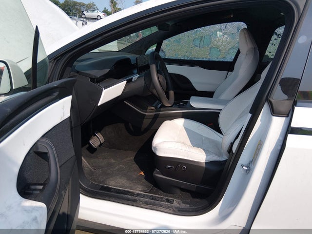 Продаж на аукціоні авто 2024 Tesla Model X Plaid Tri Motor All-wheel Drive, vin: 7SAXCBE69RF448592, номер лоту: 45724432