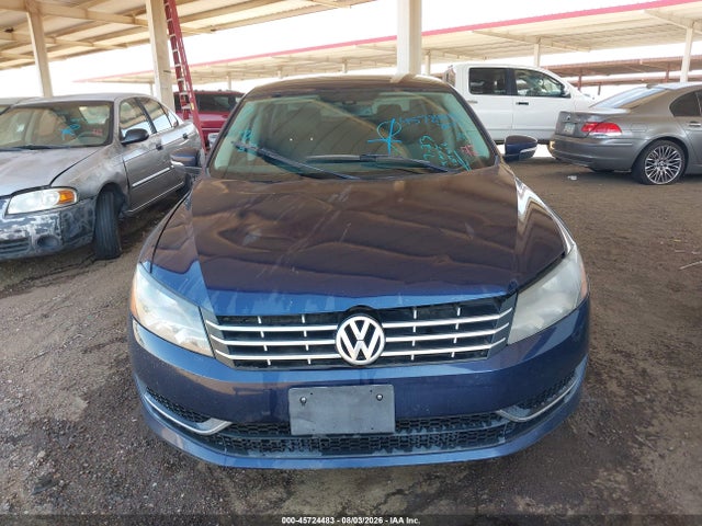 2013 Volkswagen Passat 2.5l Se მანქანა იყიდება აუქციონზე, vin: 1VWBP7A38DC107014, აუქციონის ნომერი: 45724483