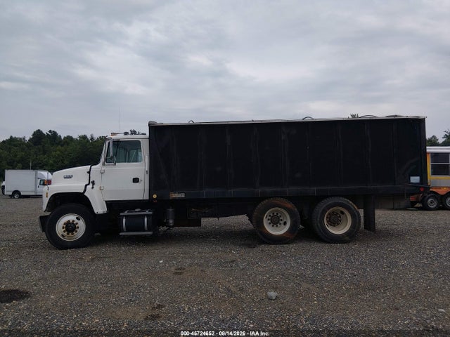 45724652 :رقم المزاد ، 1FDYW82E6RVA04848 vin ، 1994 Ford N-series Lnt8000f مزاد بيع