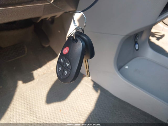 Aukcja sprzedaży 2015 Toyota Sienna Le 8 Passenger, vin: 5TDKK3DC5FS656550, numer aukcji: 45724689