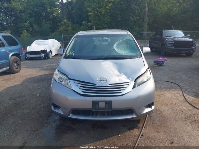 Aukcja sprzedaży 2015 Toyota Sienna Le 8 Passenger, vin: 5TDKK3DC5FS656550, numer aukcji: 45724689