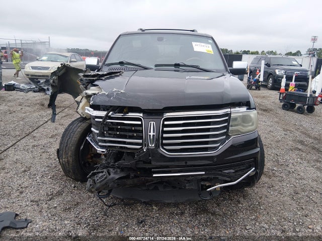 Продажа на аукционе авто 2015 Lincoln Navigator L, vin: 5LMJJ3JT4FEJ05690, номер лота: 45724714
