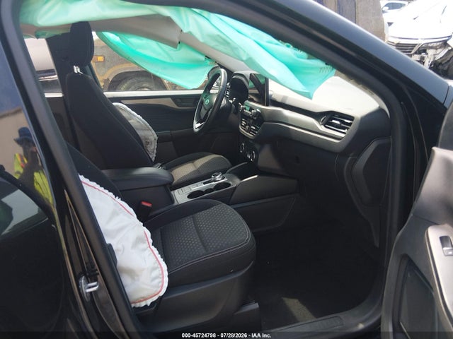 1FMCU0GN2PUA00566 Ford Escape Active