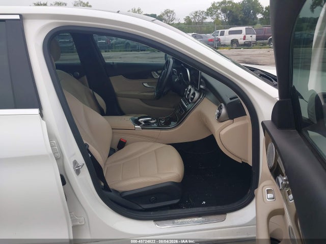 45724822 :رقم المزاد ، 55SWF4KB7GU101433 vin ، 2016 Mercedes-benz C 300 4matic مزاد بيع