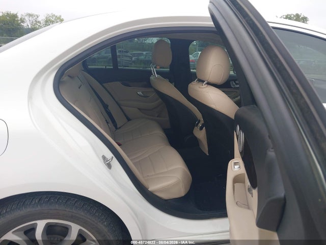 45724822 :رقم المزاد ، 55SWF4KB7GU101433 vin ، 2016 Mercedes-benz C 300 4matic مزاد بيع