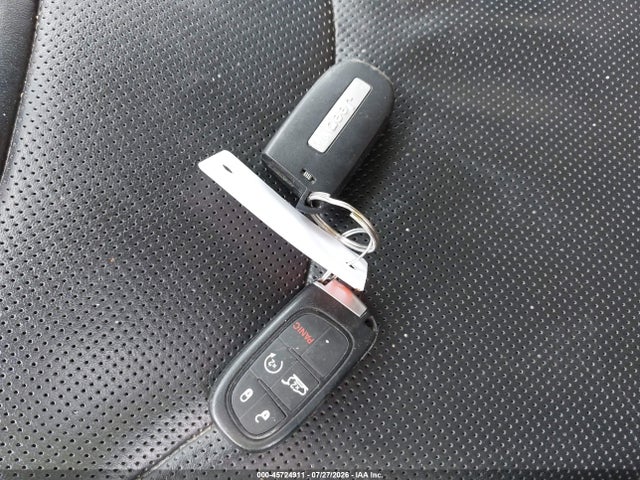 45724911 :رقم المزاد ، 1C4PJMDX0KD394458 vin ، 2019 Jeep Cherokee Limited 4x4 مزاد بيع